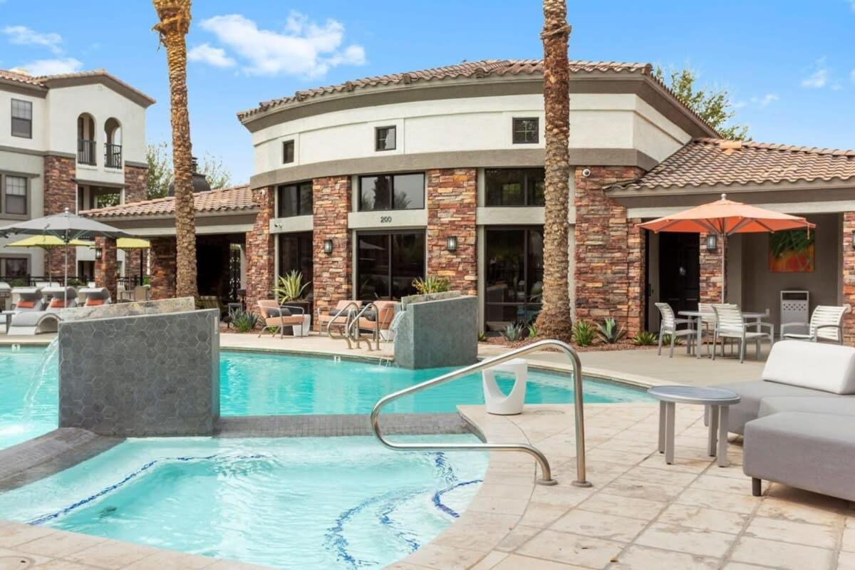 Cozysuites Glendale By The Stadium With Pool 02 Exteriör bild