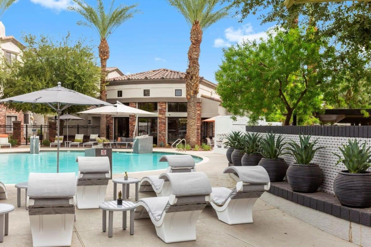 Cozysuites Glendale By The Stadium With Pool 02 Exteriör bild